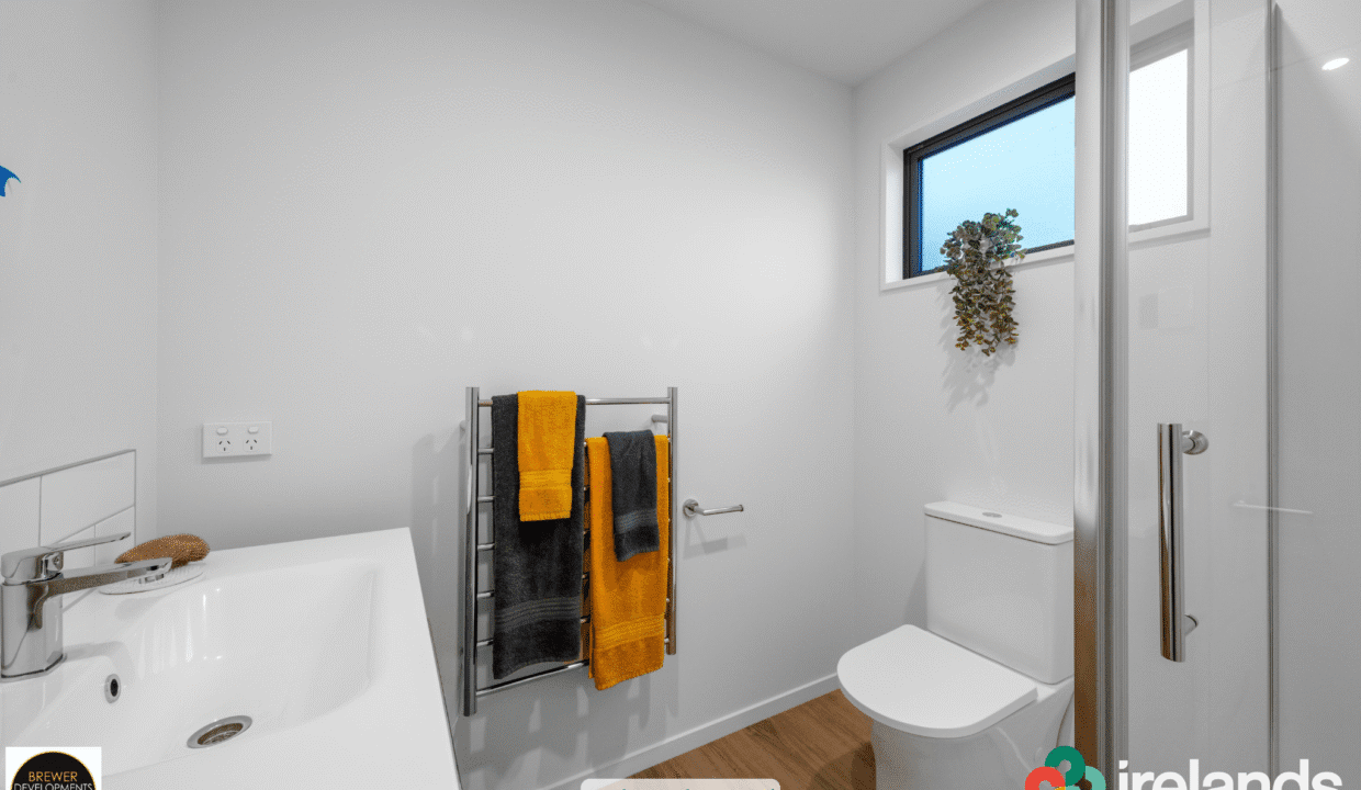 151247329__1749700773-66055-Aldwins175U3disclaimerbathroom