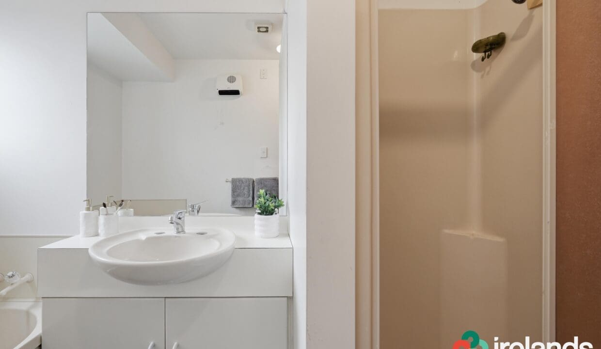 193372884__1774215006-193372884__1774214869-009_Open2view_ID605868-1_165_Clarence_Street